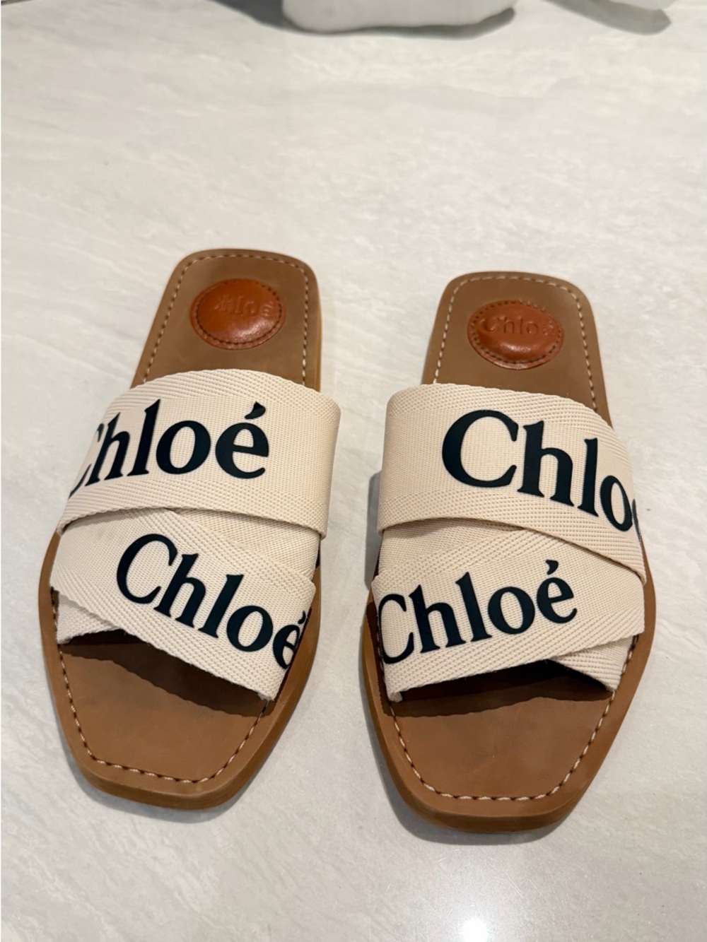 Chloe woody logo-detail Slides - Picture 2 of 5